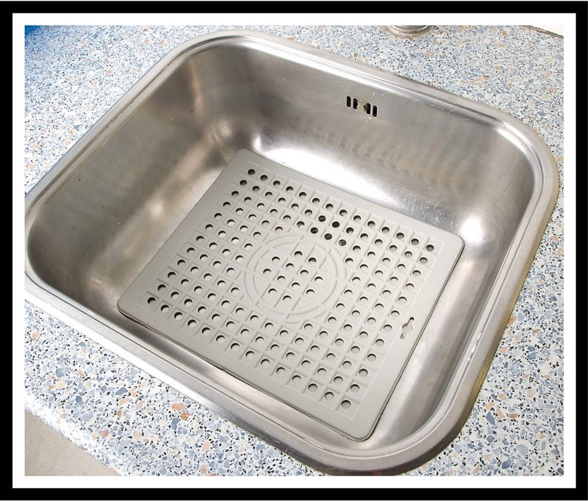 Curver Gootsteenmat Rechthoekig - 26x32x1 Cm - Wit 4 Curver Gootsteenmat Rechthoekig - 26x32x1 Cm - Wit - Afbeelding 2