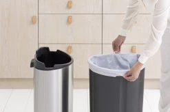 Brabantia Touch Bin Prullenbak - 40 L - Matt Steel Fingerprint Proof -Winkel Voor Huishoudelijke Artikelen 1200x799 14