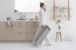 Brabantia Touch Bin Prullenbak - 40 L - Matt Steel Fingerprint Proof -Winkel Voor Huishoudelijke Artikelen 1200x799 17