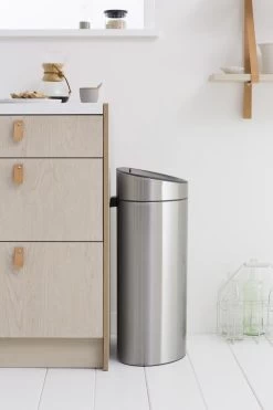Brabantia Touch Bin Prullenbak - 40 L - Matt Steel Fingerprint Proof -Winkel Voor Huishoudelijke Artikelen 800x1200 20